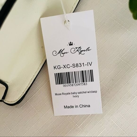 Muse Royale Small Faux Leather Satchel Bag in Ivory White with Crossbody Strap - Picture 4 of 9